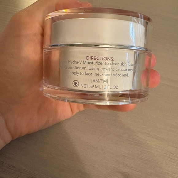 Lorde + Belle Hydra-Pure Moisturizer - Picture 4 of 4